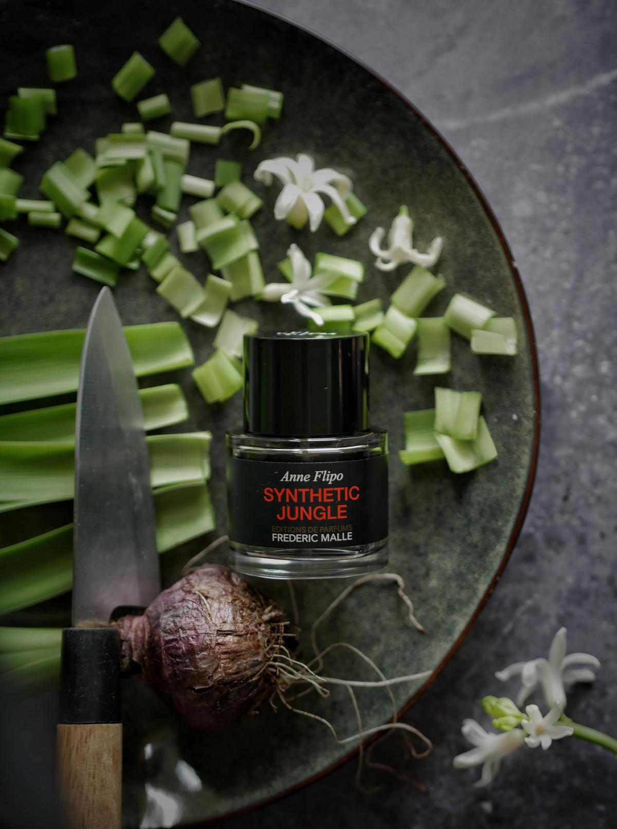 تصویر عطر سینتتیک جانگل فردریک مال