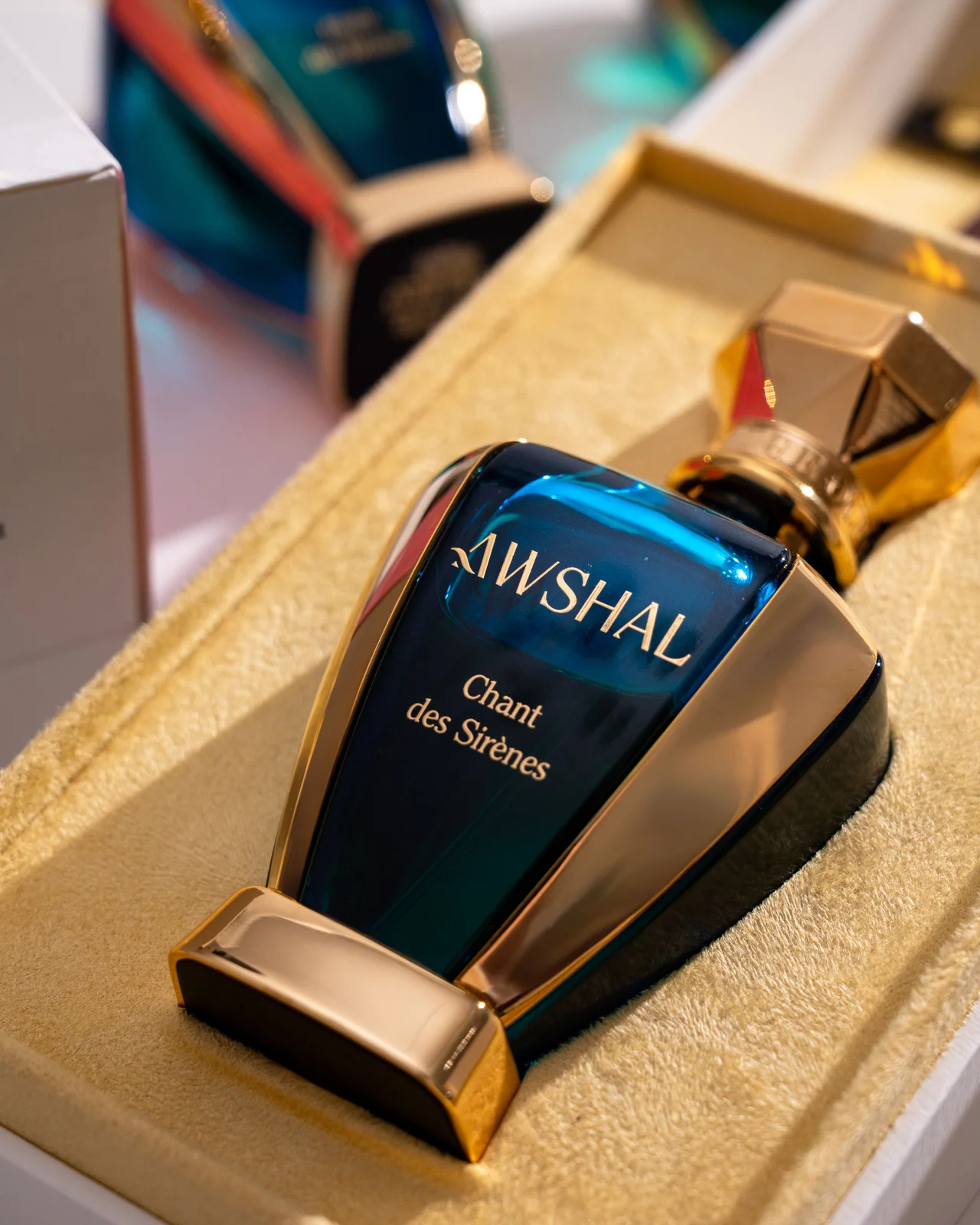 تصویر عطر نوئی دو کوبالت اوشال