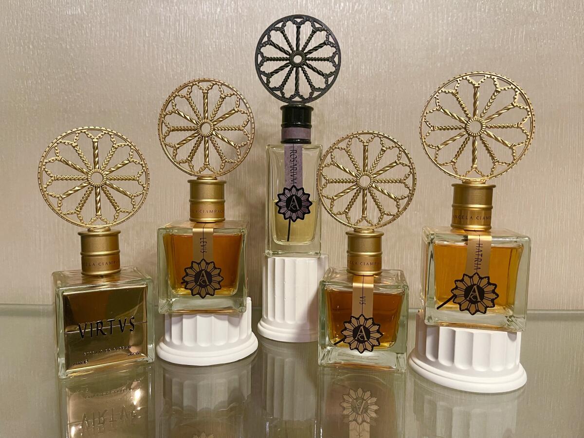 تصویر عطر رزاریوم آنجلا چامپانیا