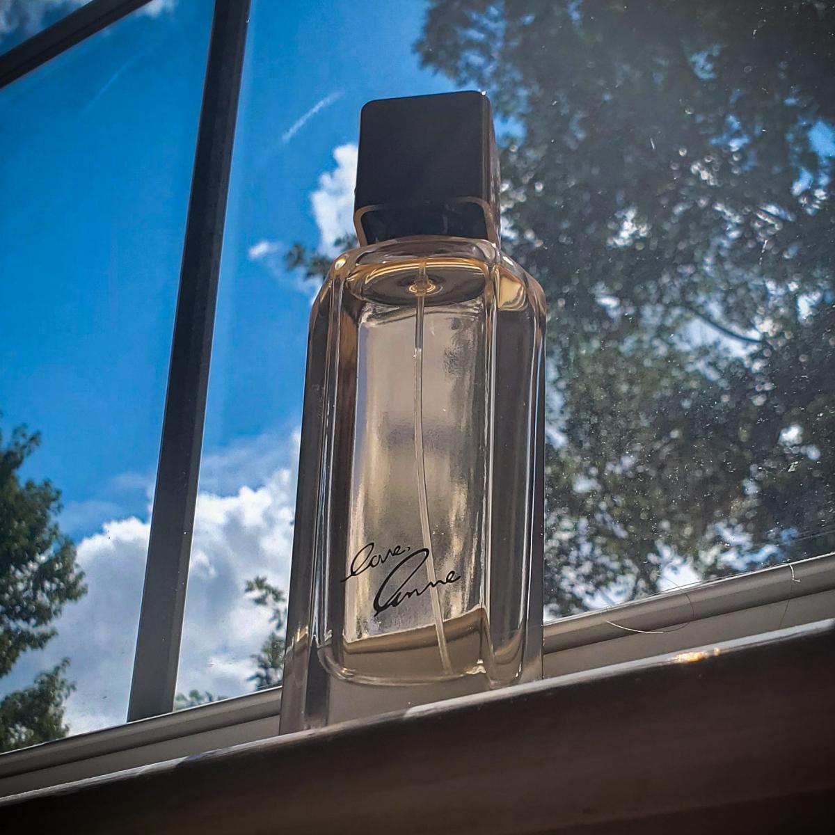 تصویر عطر لاو، ان آن کلاین