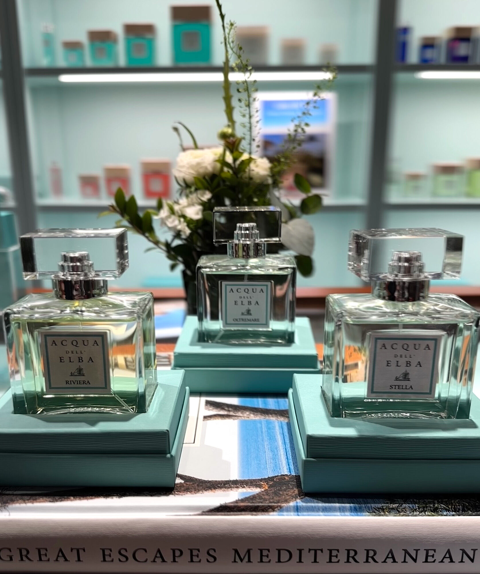 تصویر عطر اسنزمار آکوا دل البا