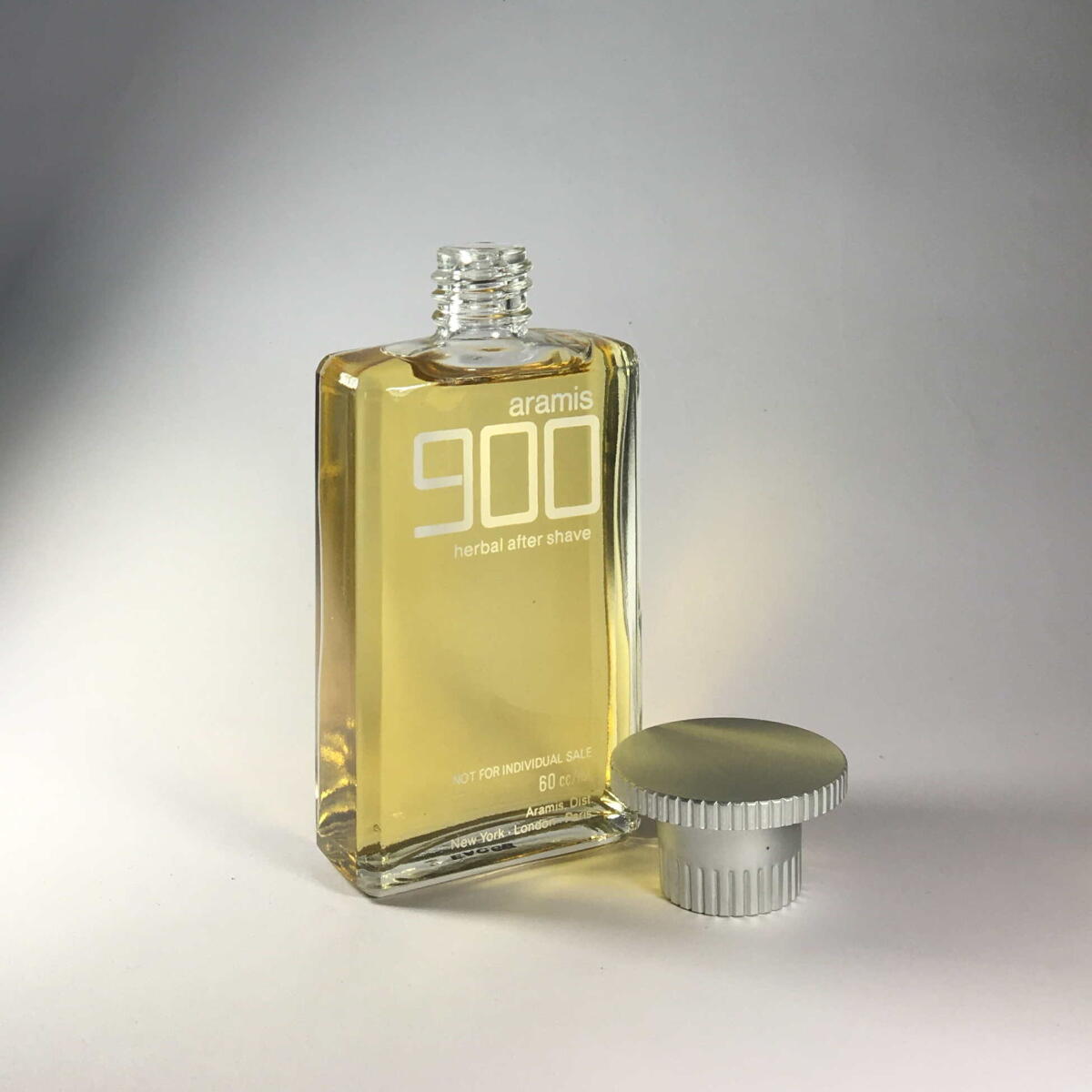 تصویر عطر آرامیس نهصد