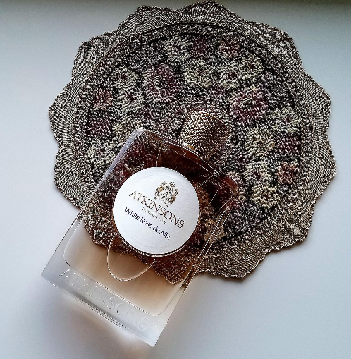 تصویر عطر وایت رز د الیکس اتکینسونز