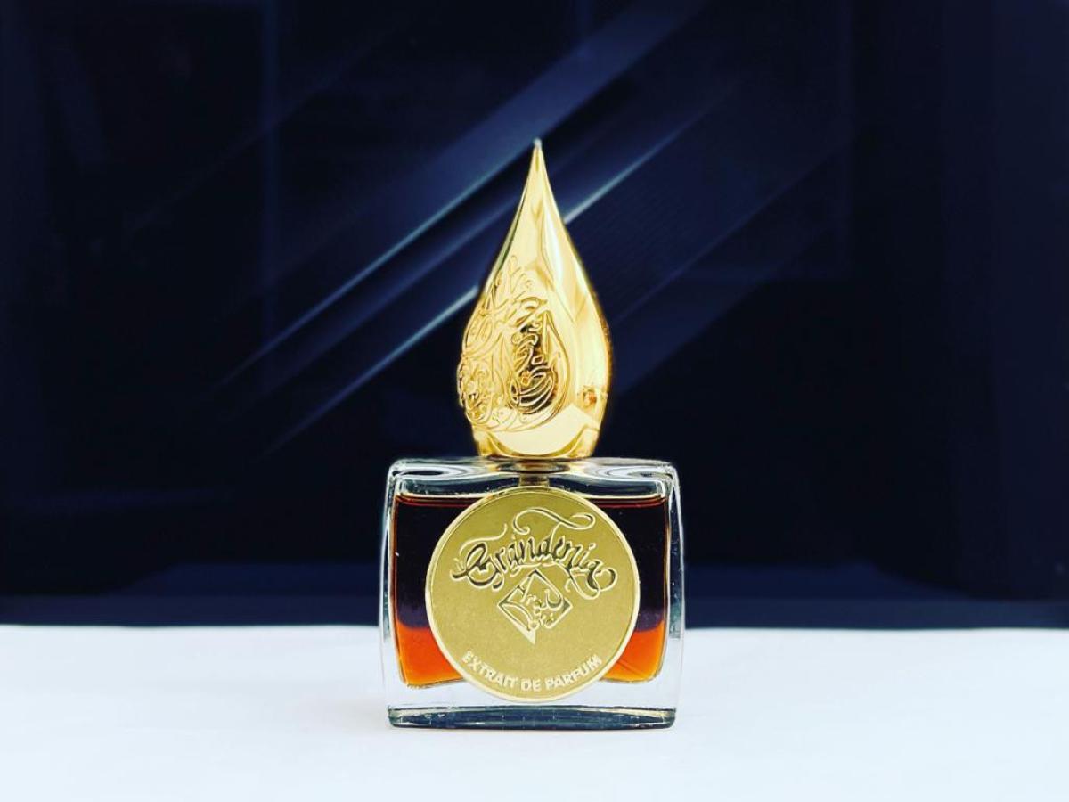تصویر عطر گرانْدِنیا اریج لو دوره