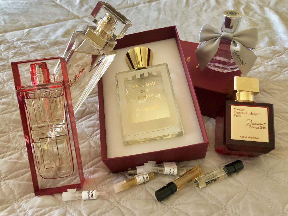 تصویر عطر مادمازل لو تری بل آزارو