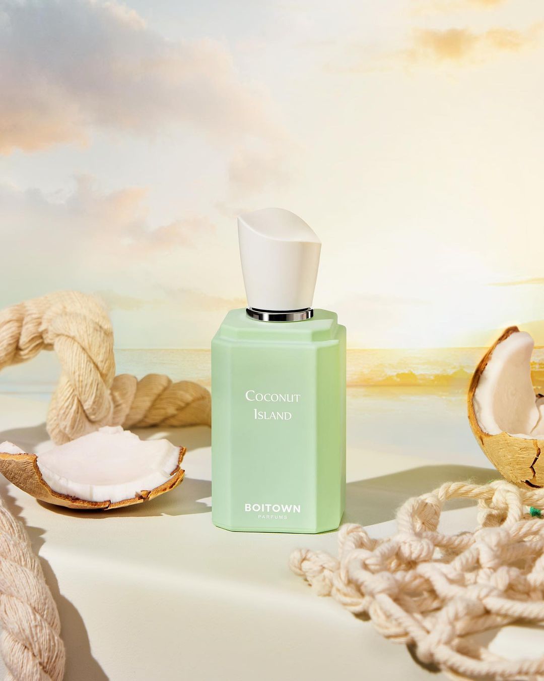تصویر عطر کوکونات آیلند نان داو یه لین بوئیتاون
