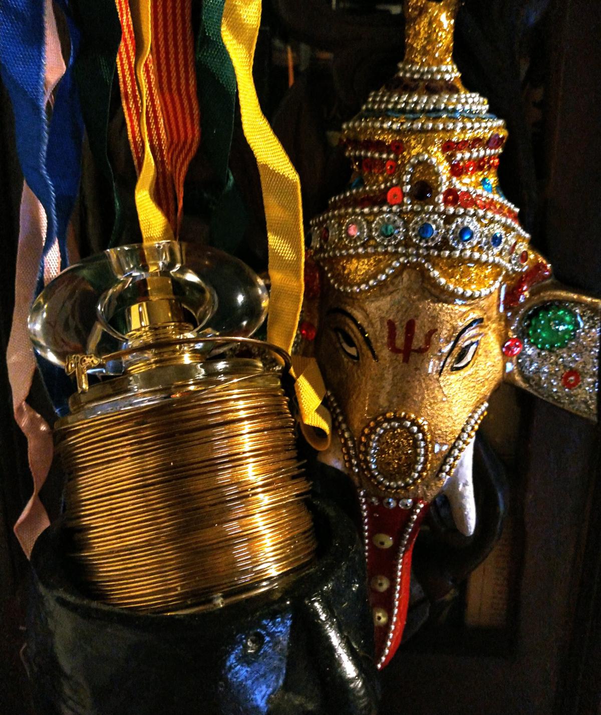 تصویر عطر بیژن ویت ا توییست