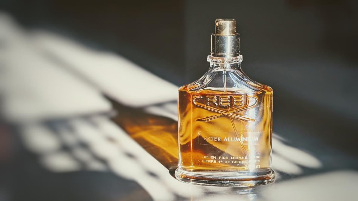 تصویر عطر اسیِر آلومینیوم کرید
