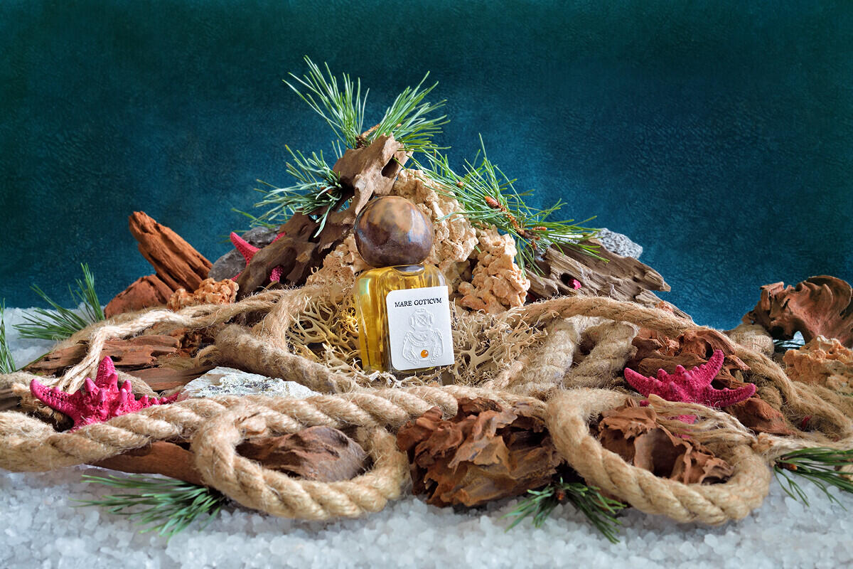 تصویر عطر مارِ گوتیکوم بیل پرفیومز