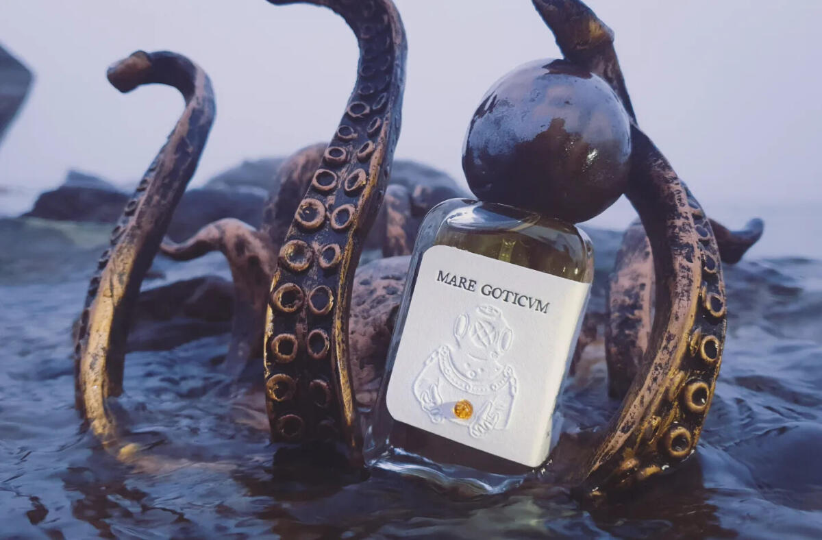 تصویر عطر مارِ گوتیکوم بیل پرفیومز