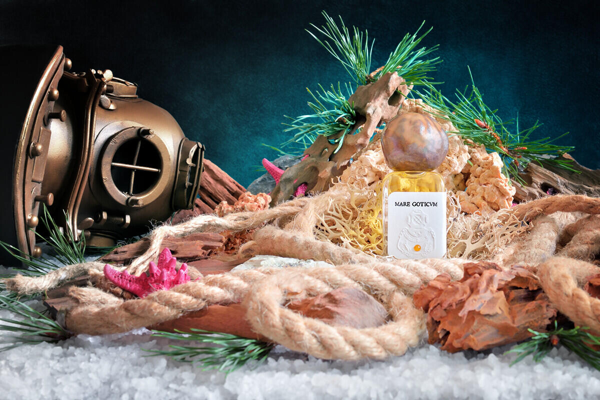 تصویر عطر مارِ گوتیکوم بیل پرفیومز