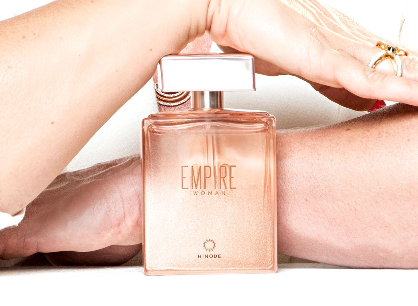 تصویر عطر امپایر وومن هینوده