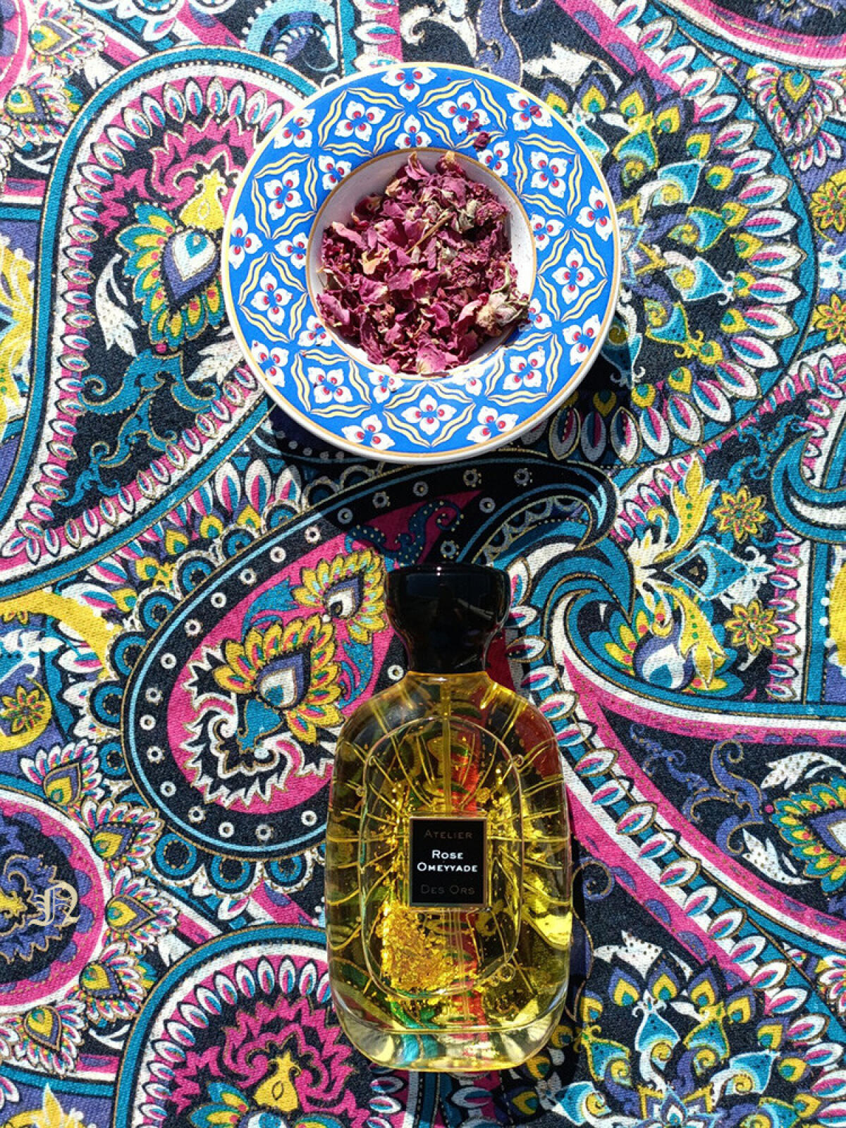 تصویر عطر رز امیه آتلیه دز اور