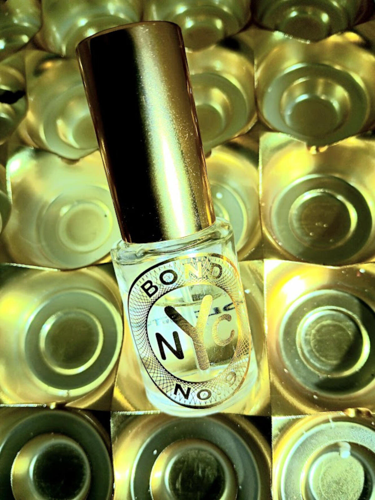 تصویر عطر گلد استریت باند شمارهٔ ۹