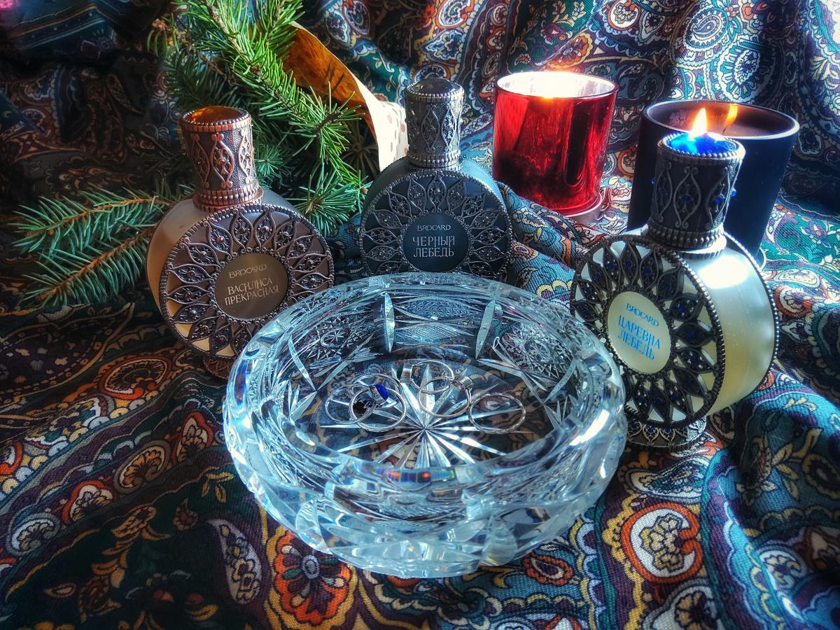 تصویر عطر تزارونا-لبد بروکارد