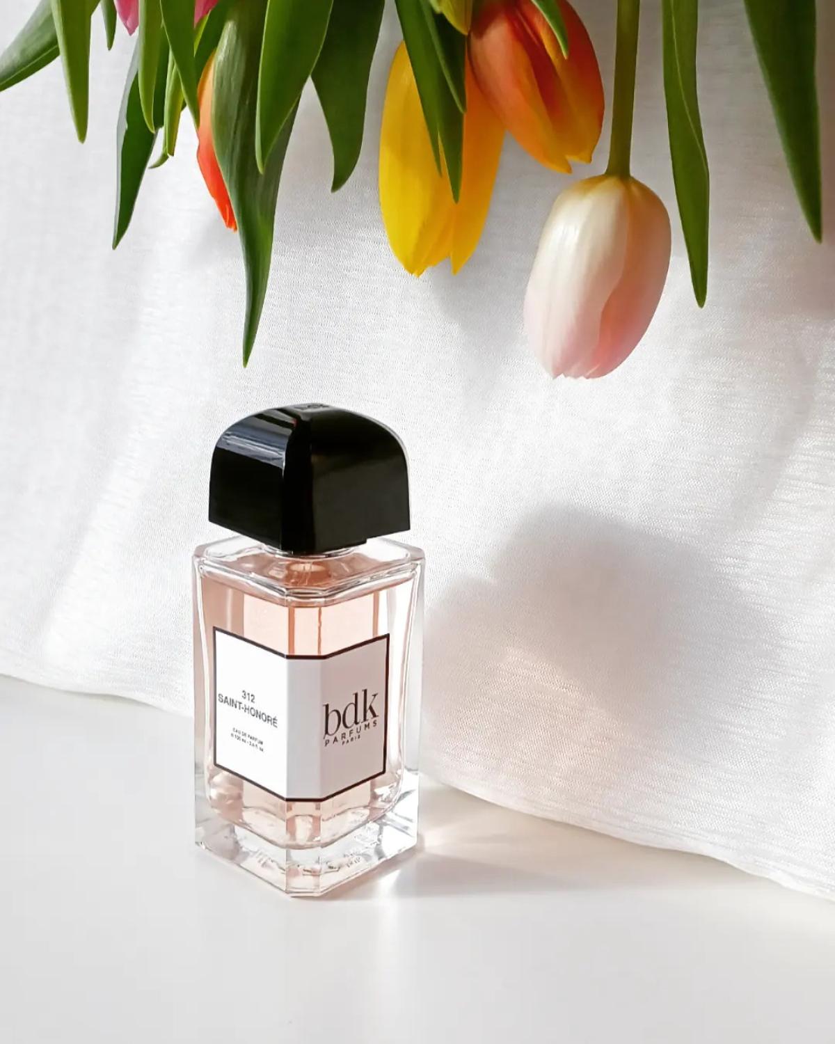 تصویر عطر سه صد و دوازده سن اونوره بی‌دی‌کی پرفیومز