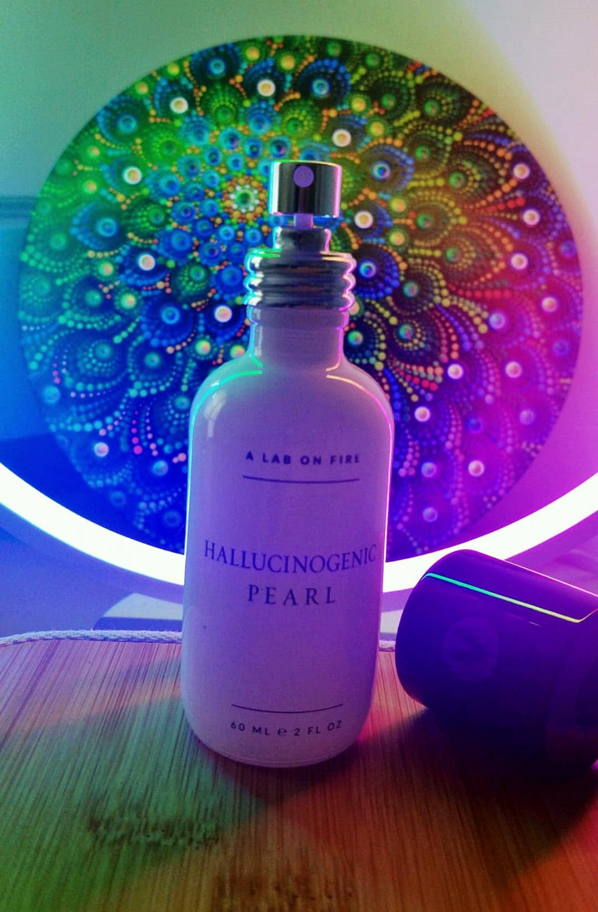 تصویر عطر هالوسینوژنیک پرل اِ لب آن فایر