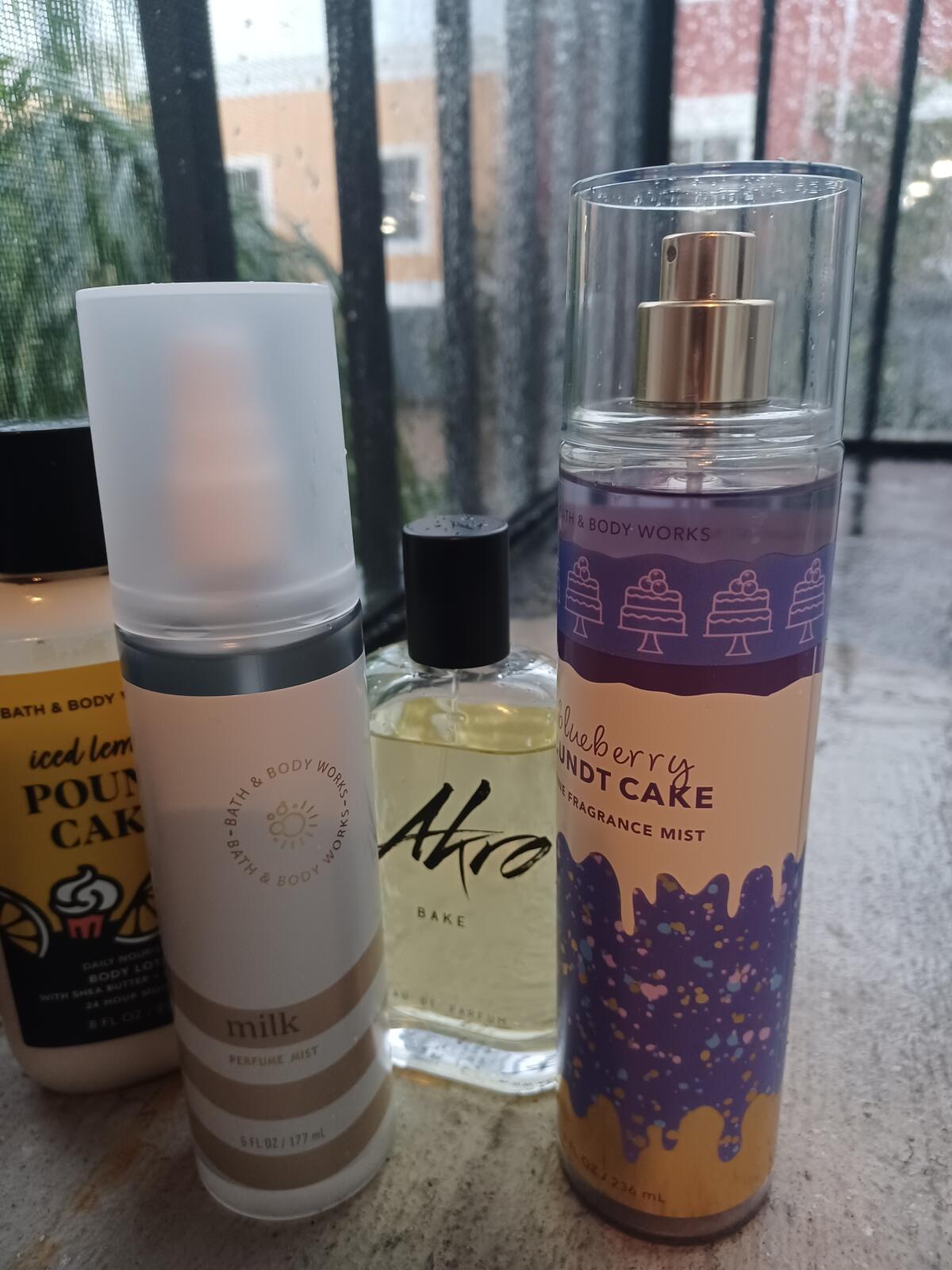 تصویر عطر آیسد لیمون پاند کیک بث اند بادی ورکس