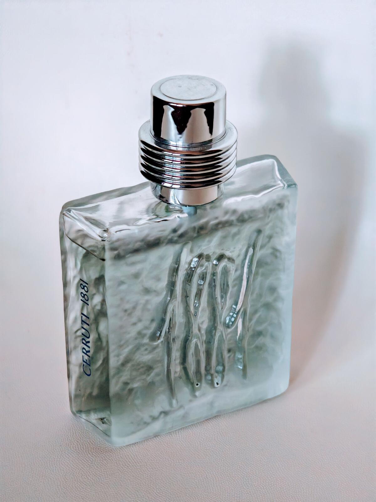تصویر عطر سرروتی ۱۸۸۱ سامر فراگرنس پور هوم چروتی