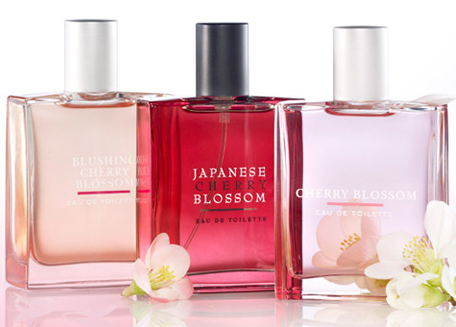 تصویر عطر بلاشینگ چری بلاسم بث اند بادی ورکس