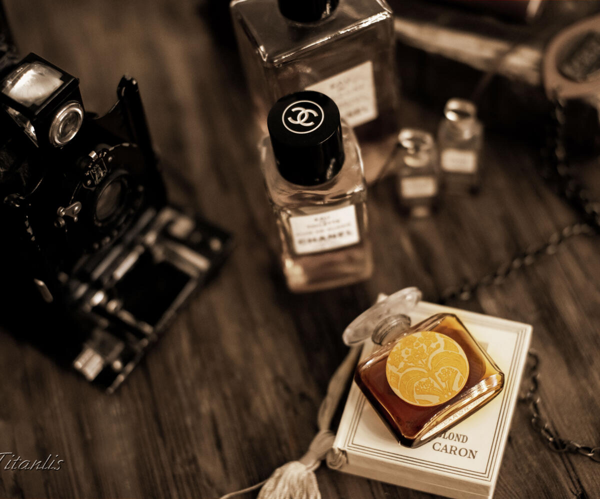 تصویر عطر تاباک بلوند پارفوم کارون