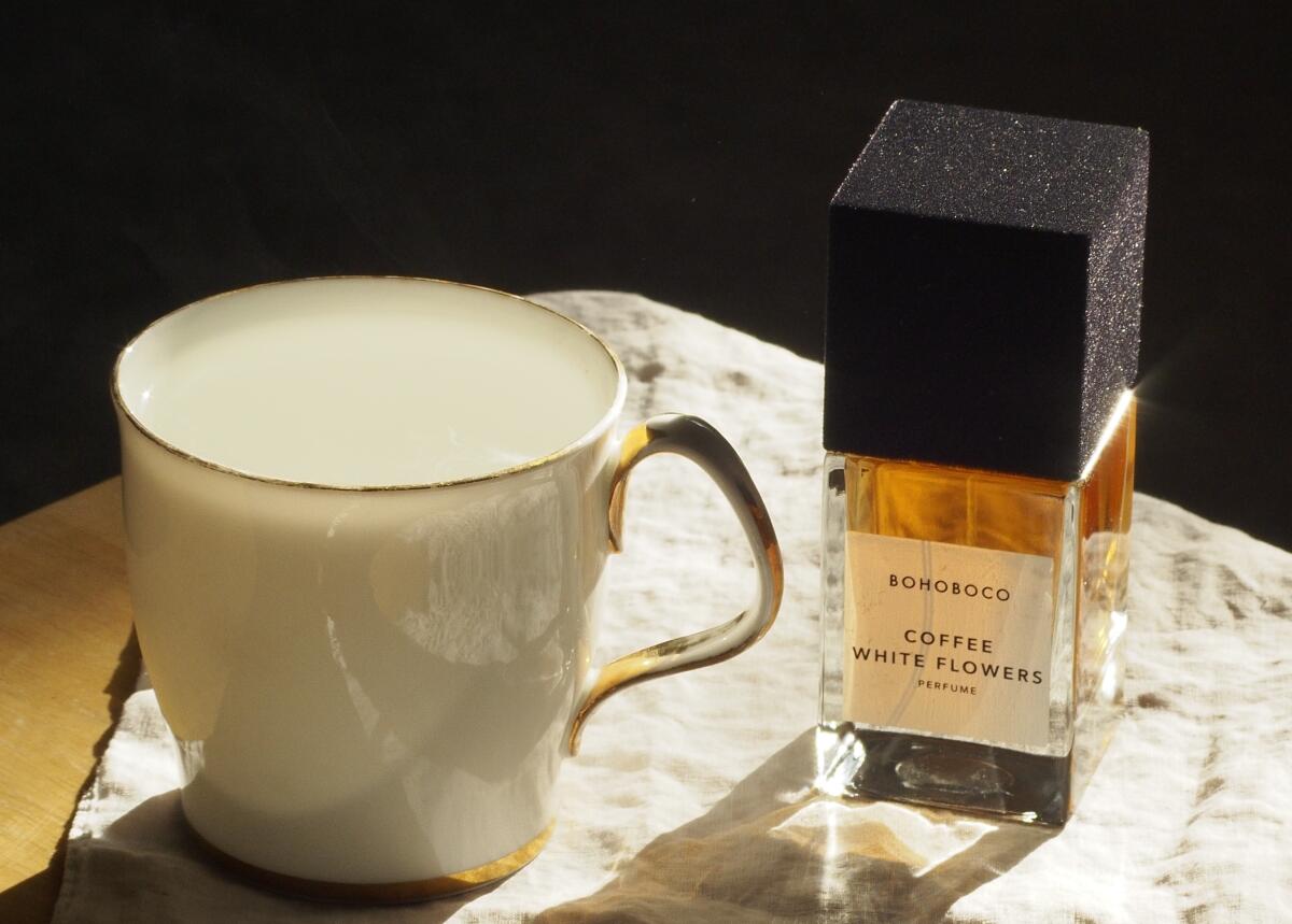 تصویر عطر قافی وایت فلاورز بوهوبوکو