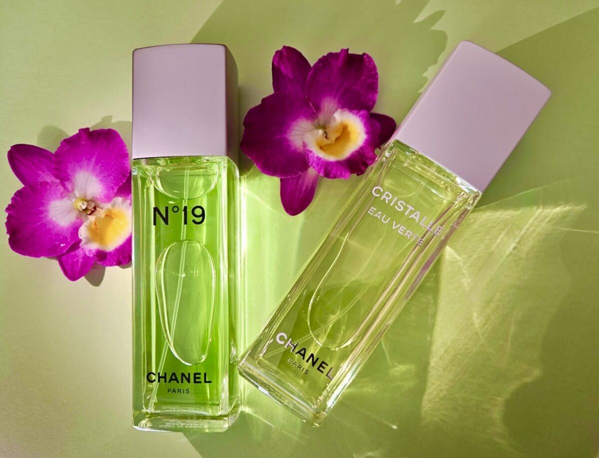 تصویر عطر کریستال او ورت او دو پرفیوم شنل