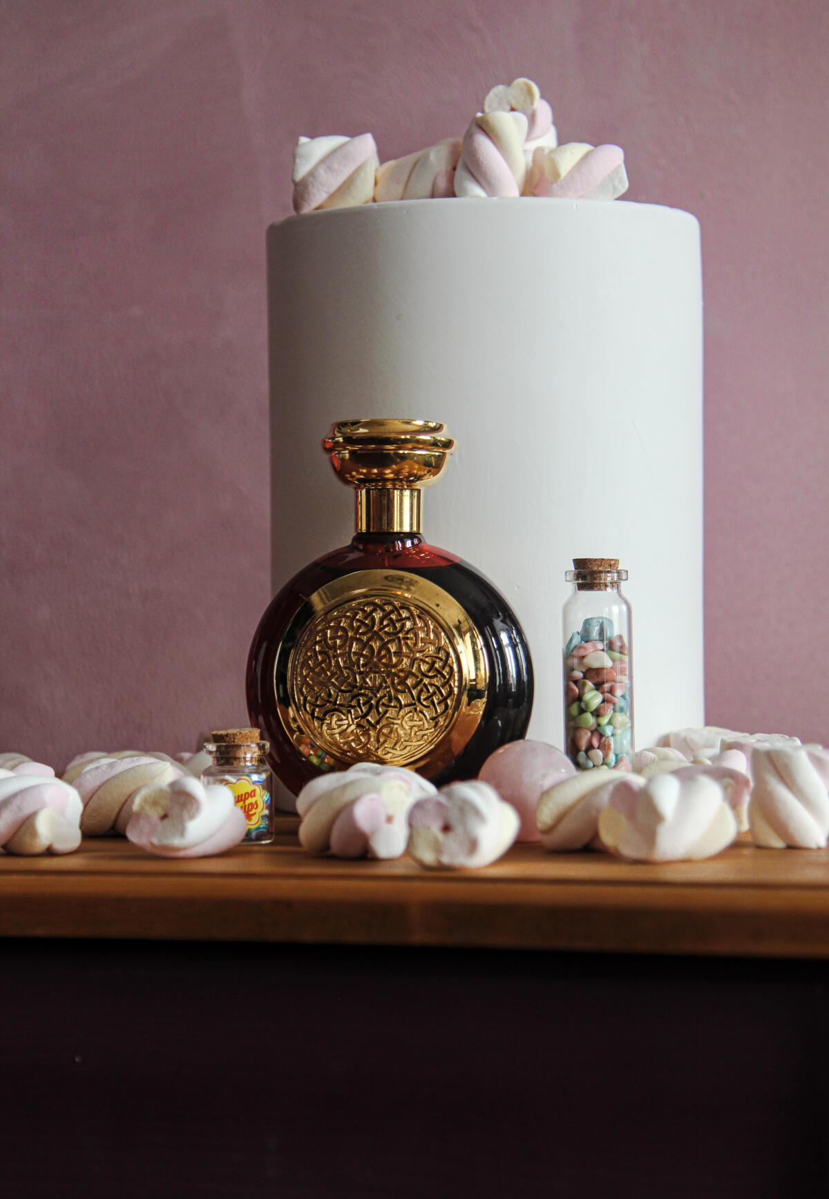 تصویر عطر لاو پویزن بودیسیا د ویکتوریوس