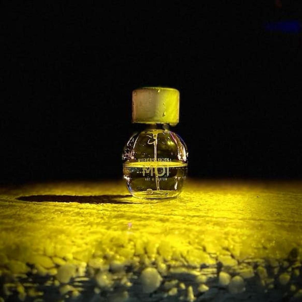 تصویر عطر اکسانتریک موآ آرت دو پرفیوم