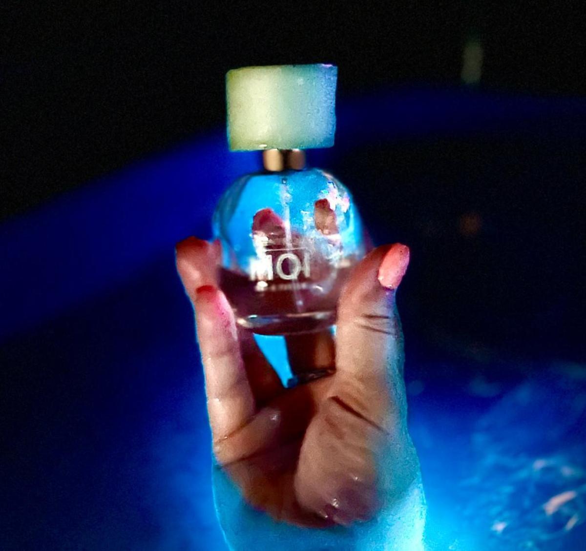 تصویر عطر اکسانتریک موآ آرت دو پرفیوم