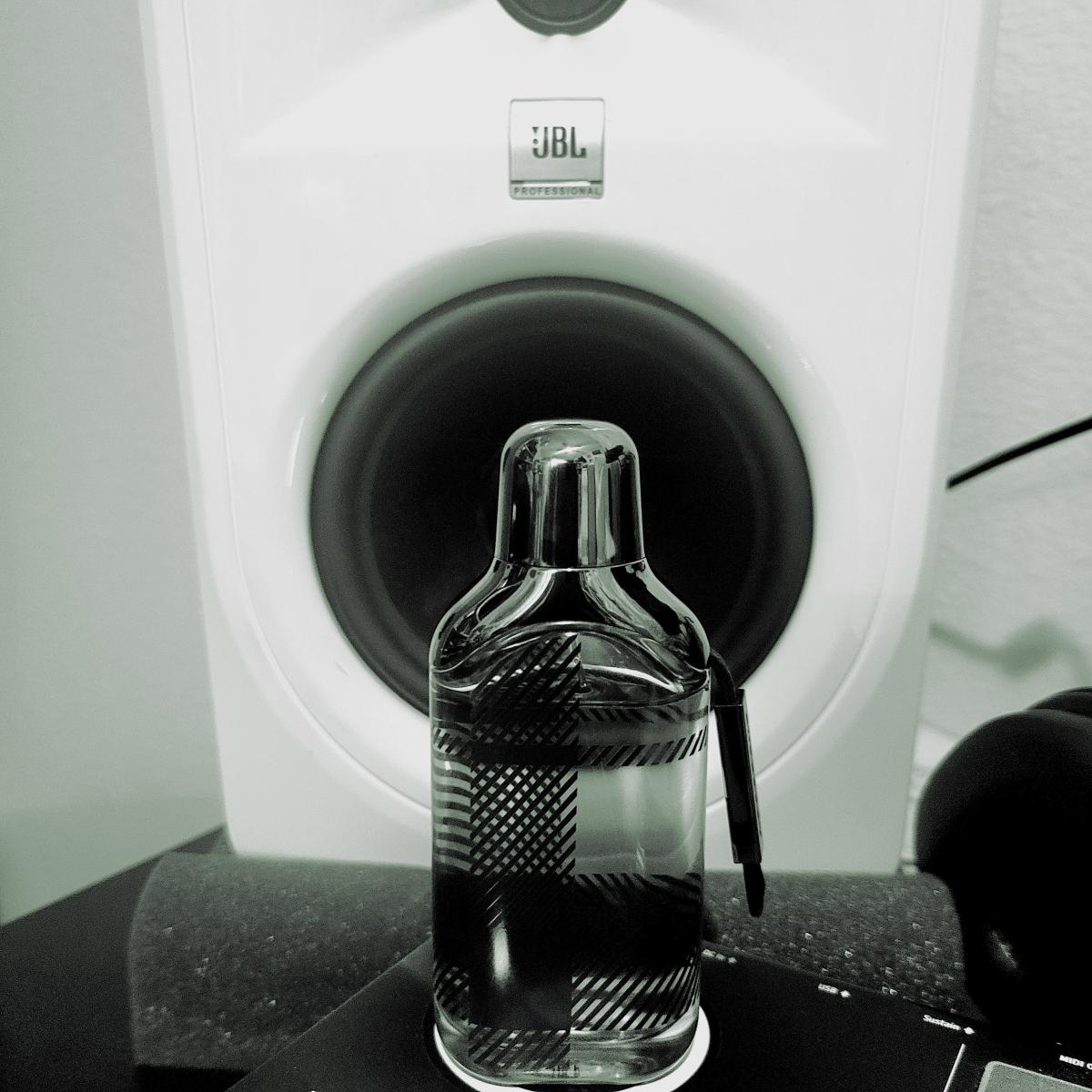 تصویر عطر د بیت فور من بربری