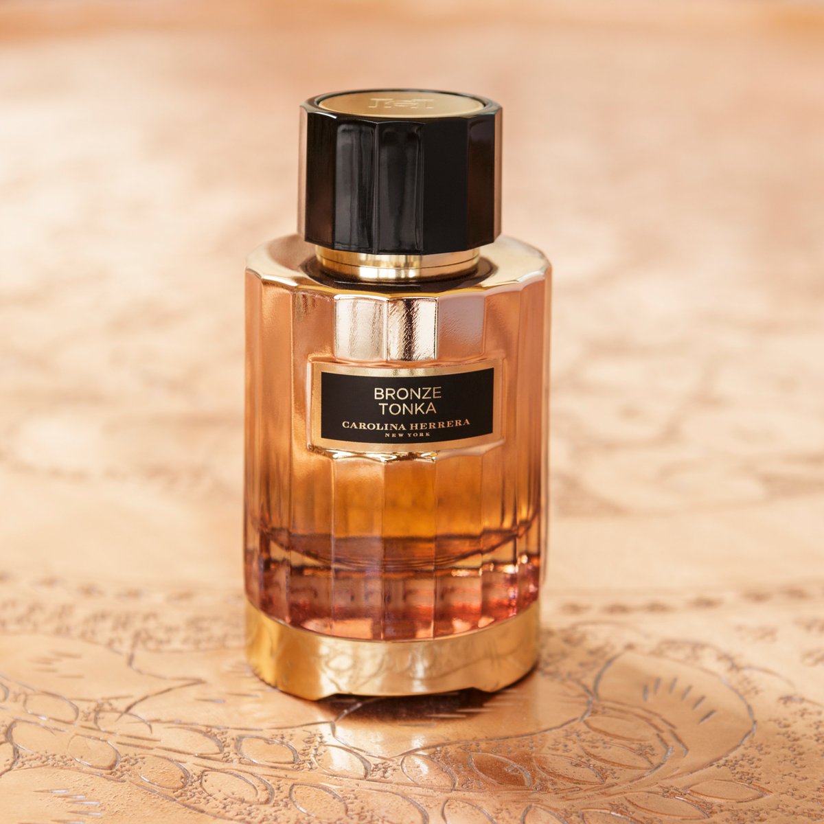 تصویر عطر برانز تانکا کارولینا هررا