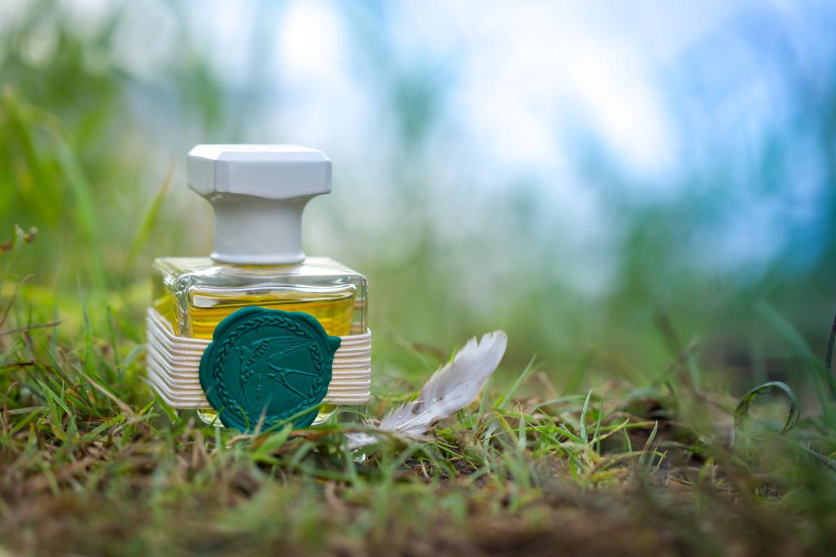 تصویر عطر د سوآلو بیل پرفیومز