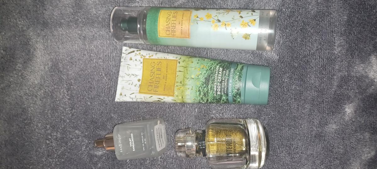 تصویر عطر چیسینگ فایرفلایز بث اند بادی ورکس