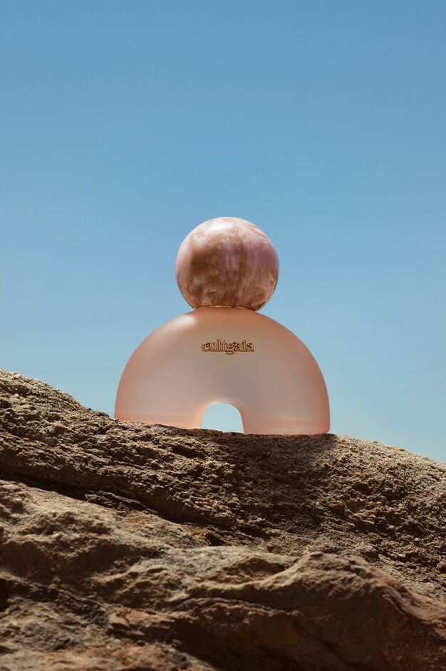 تصویر عطر زن کالت گایا