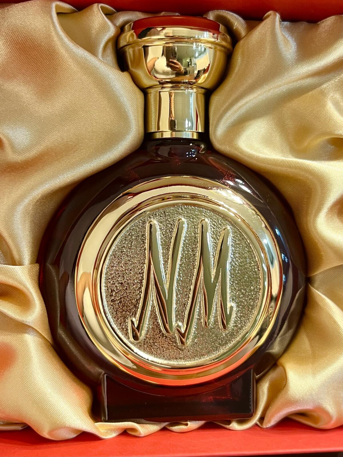 تصویر عطر هزار و نهصد و هفت بودیسیا د ویکتوریوس