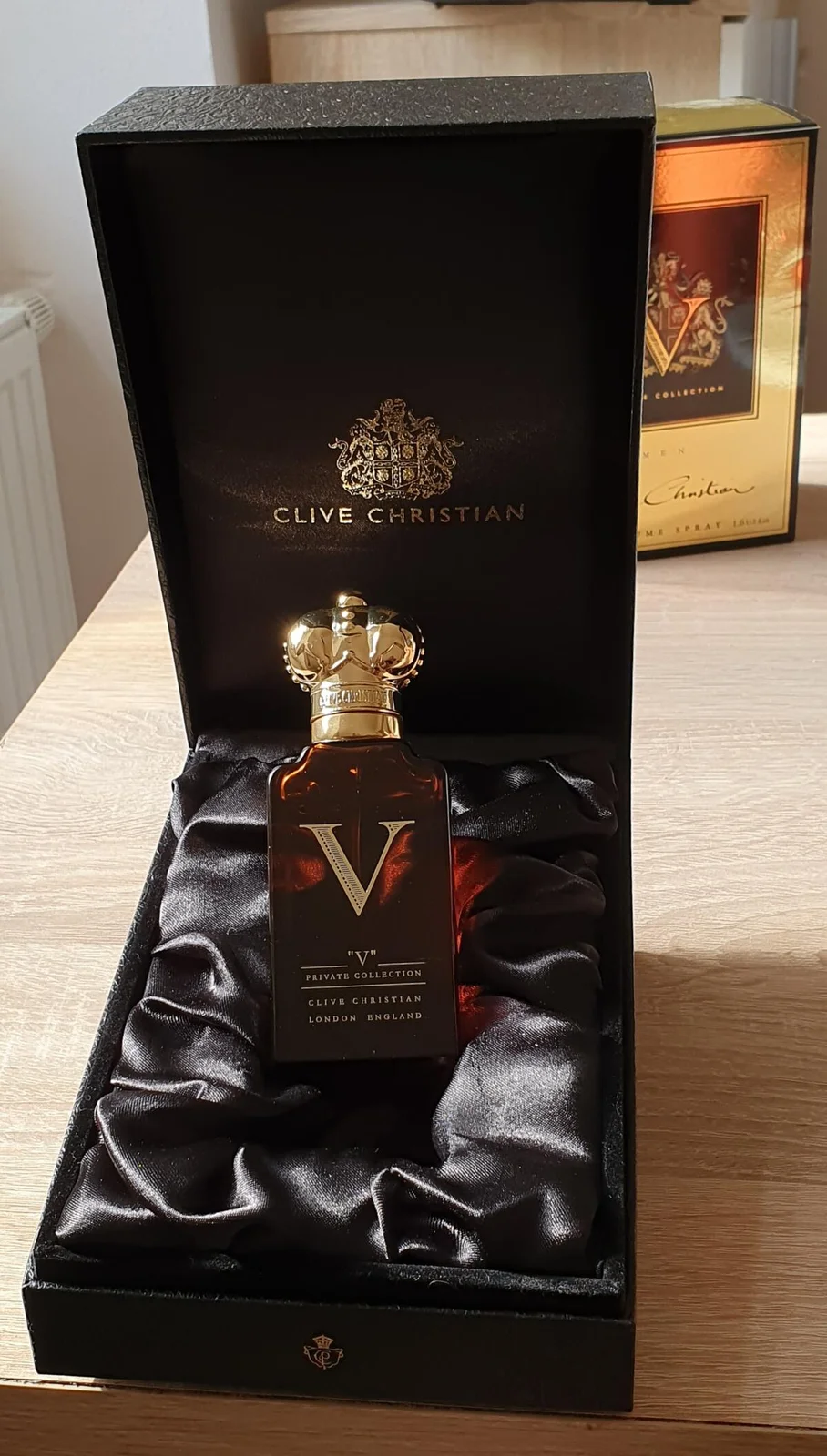 تصویر عطر وی فور من کلایو کریستین