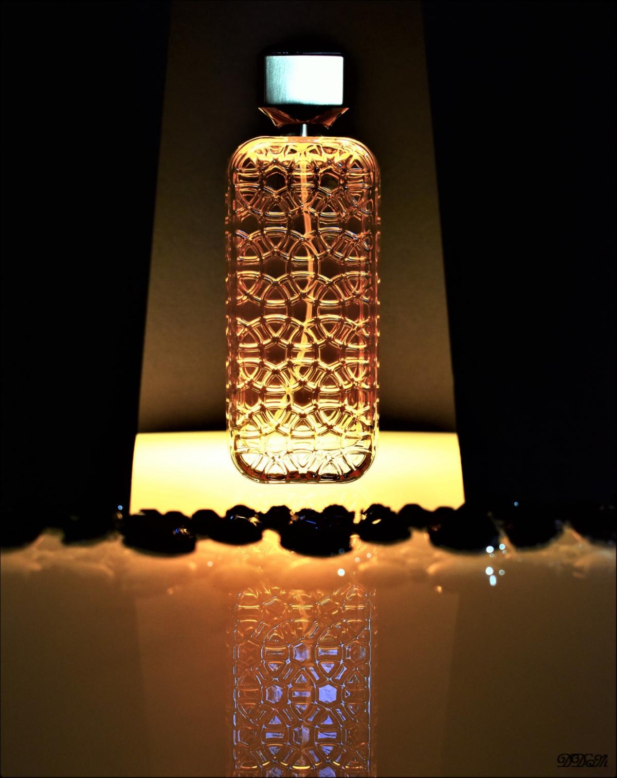 تصویر عطر بیاند رز کلینیک