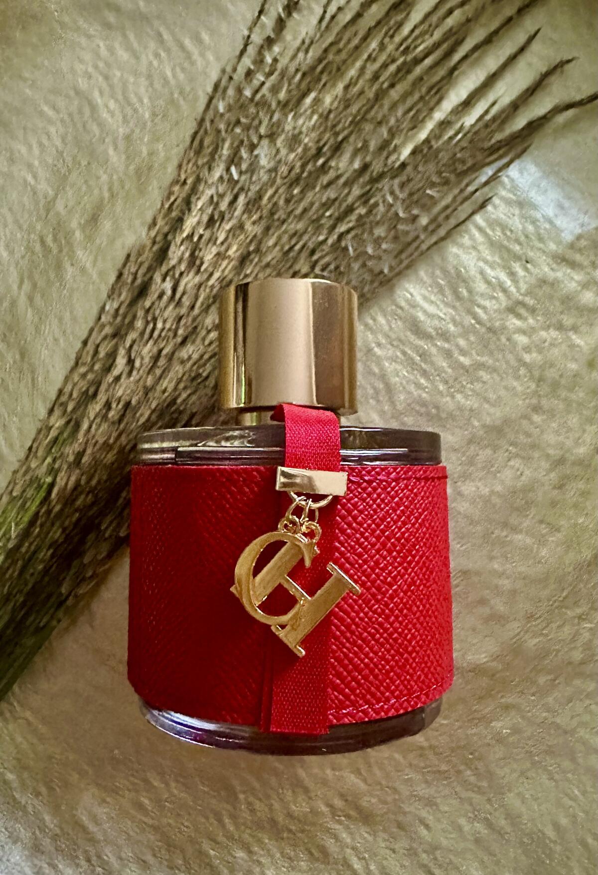 تصویر عطر سی اچ کارولینا هررا