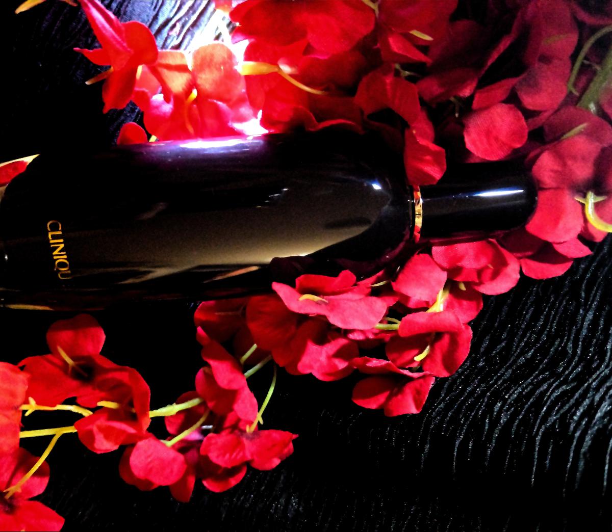 تصویر عطر اروماتیکس این بلک کلینیک