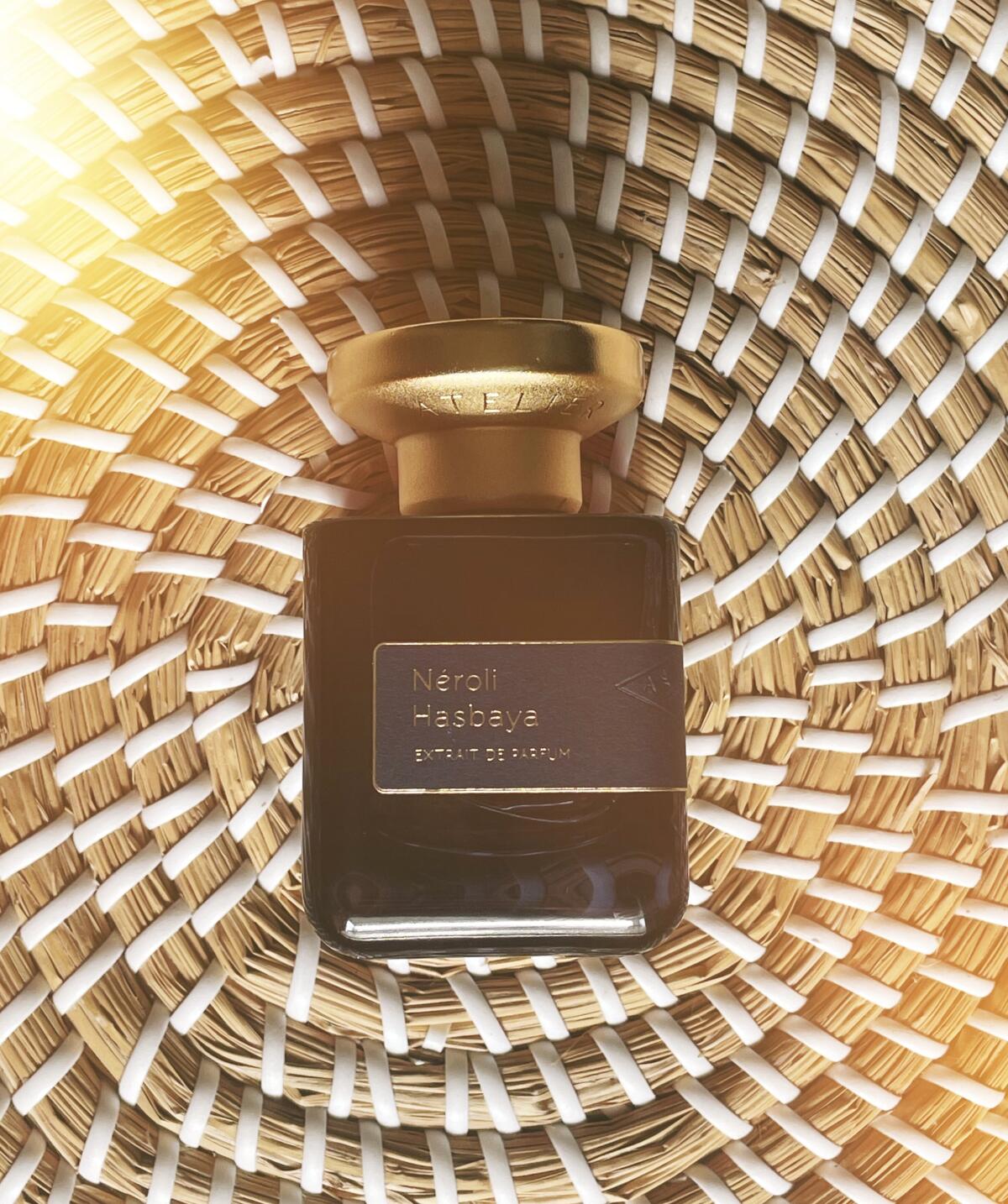تصویر عطر نرولی حس‌بی آتلیه ماتری