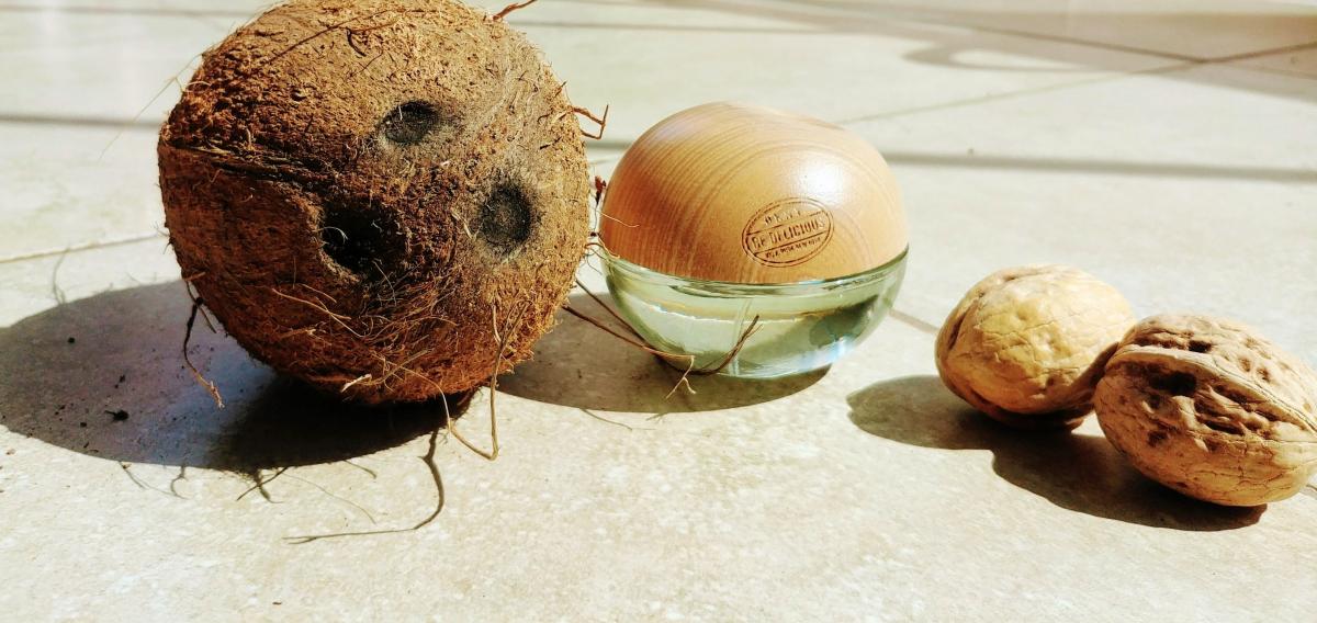 تصویر عطر دی کی ان وای بی دیلیشز کوکونتز ابوت سامر دونا کارن