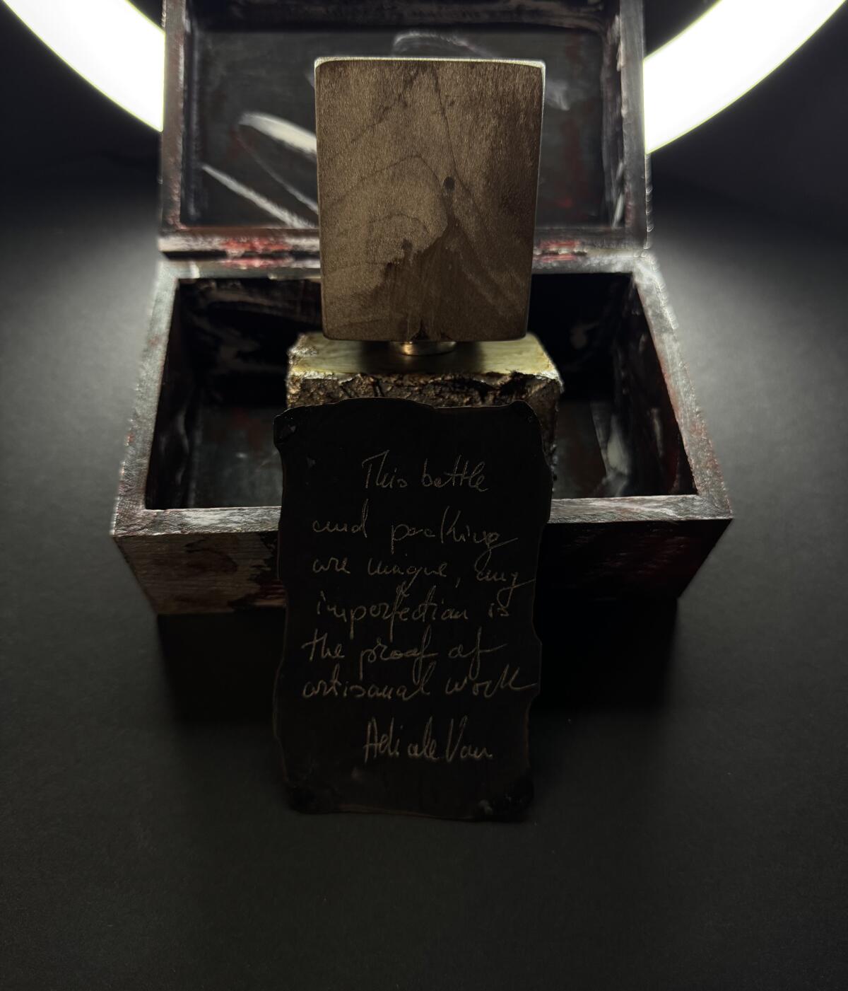 تصویر عطر دارک وید - اکستری رودیمنتار آدی آله وان