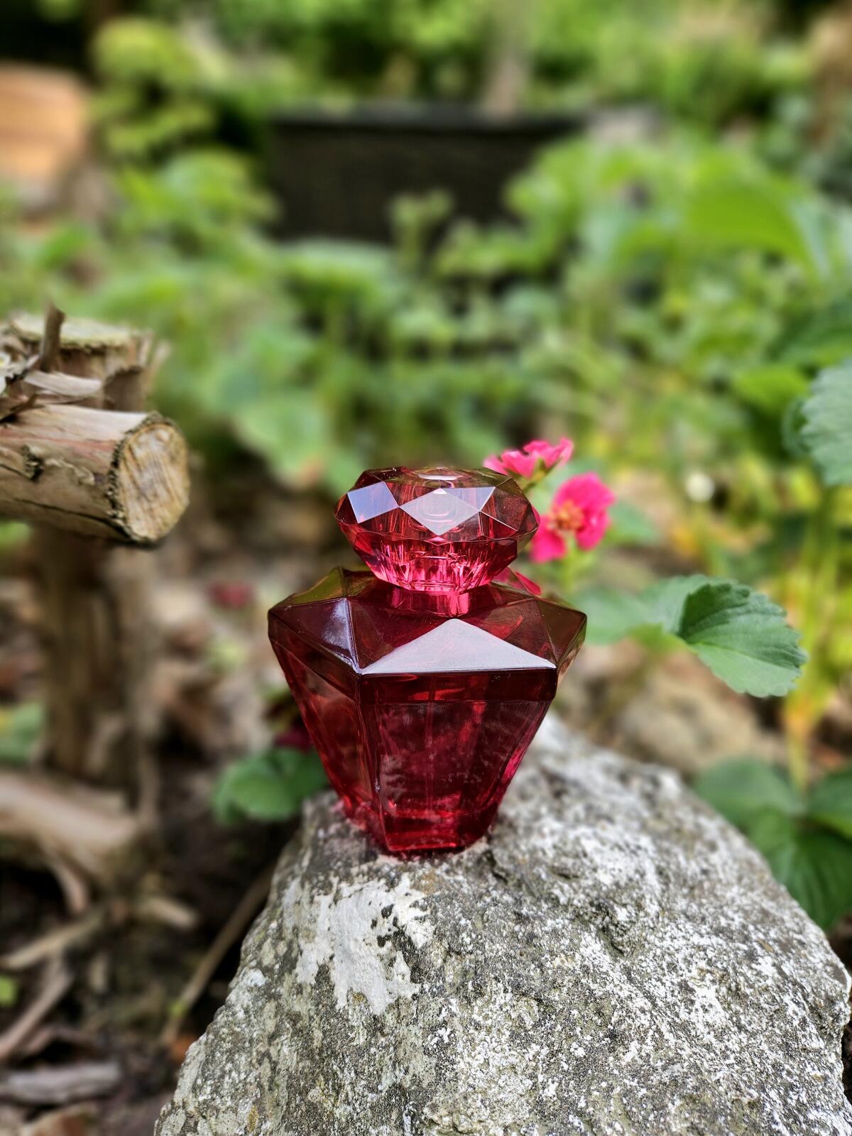 تصویر عطر لومینوس او دو پرفیوم بث اند بادی ورکس