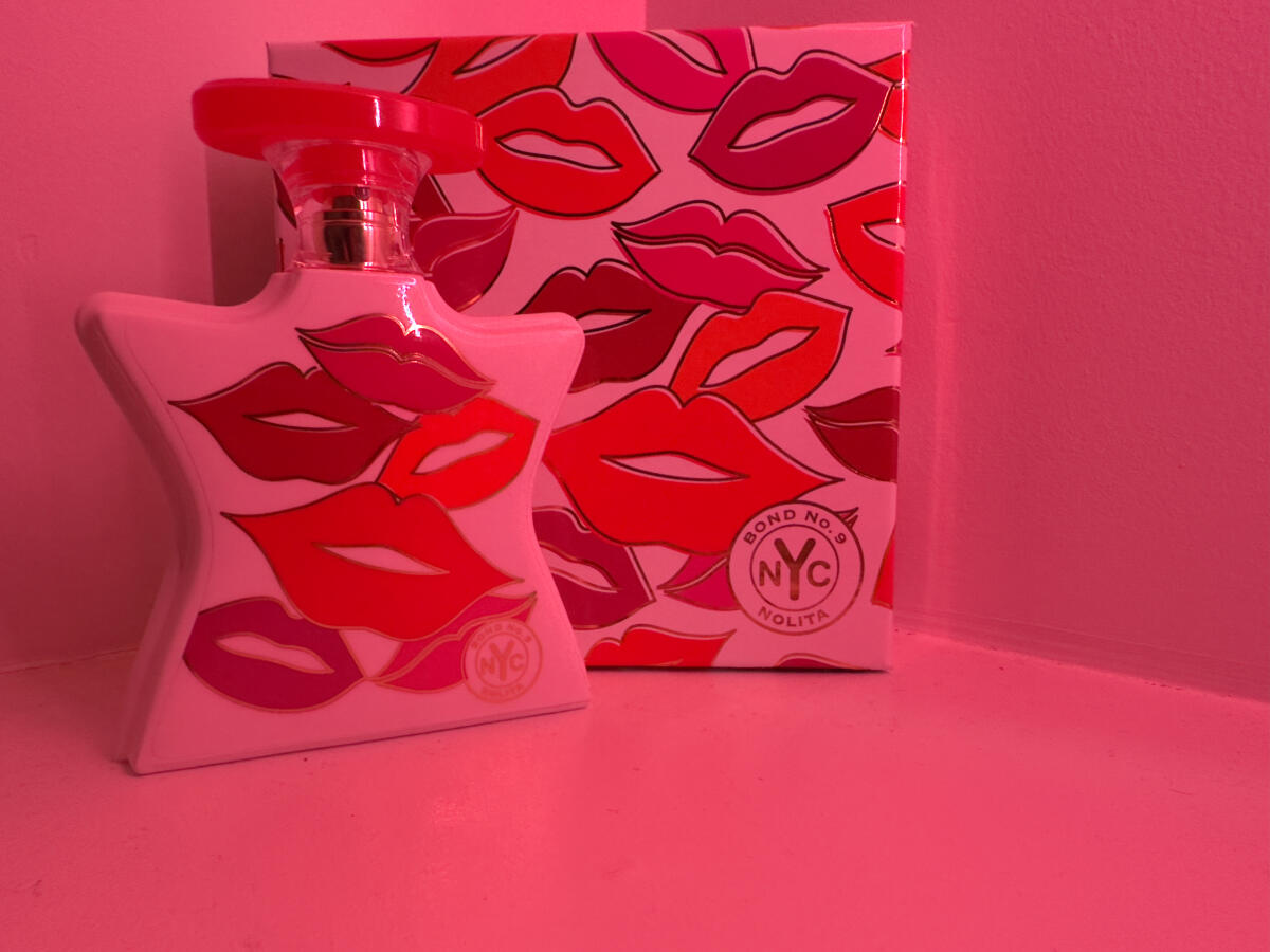 تصویر عطر نولیتا باند شمارهٔ ۹