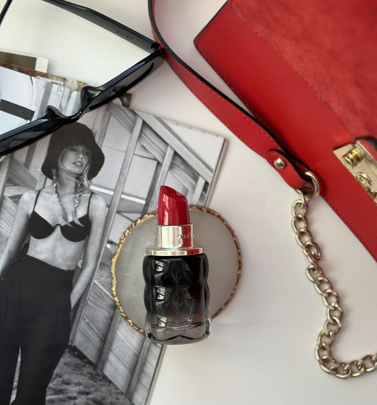 تصویر عطر یس آی ام کاشارل