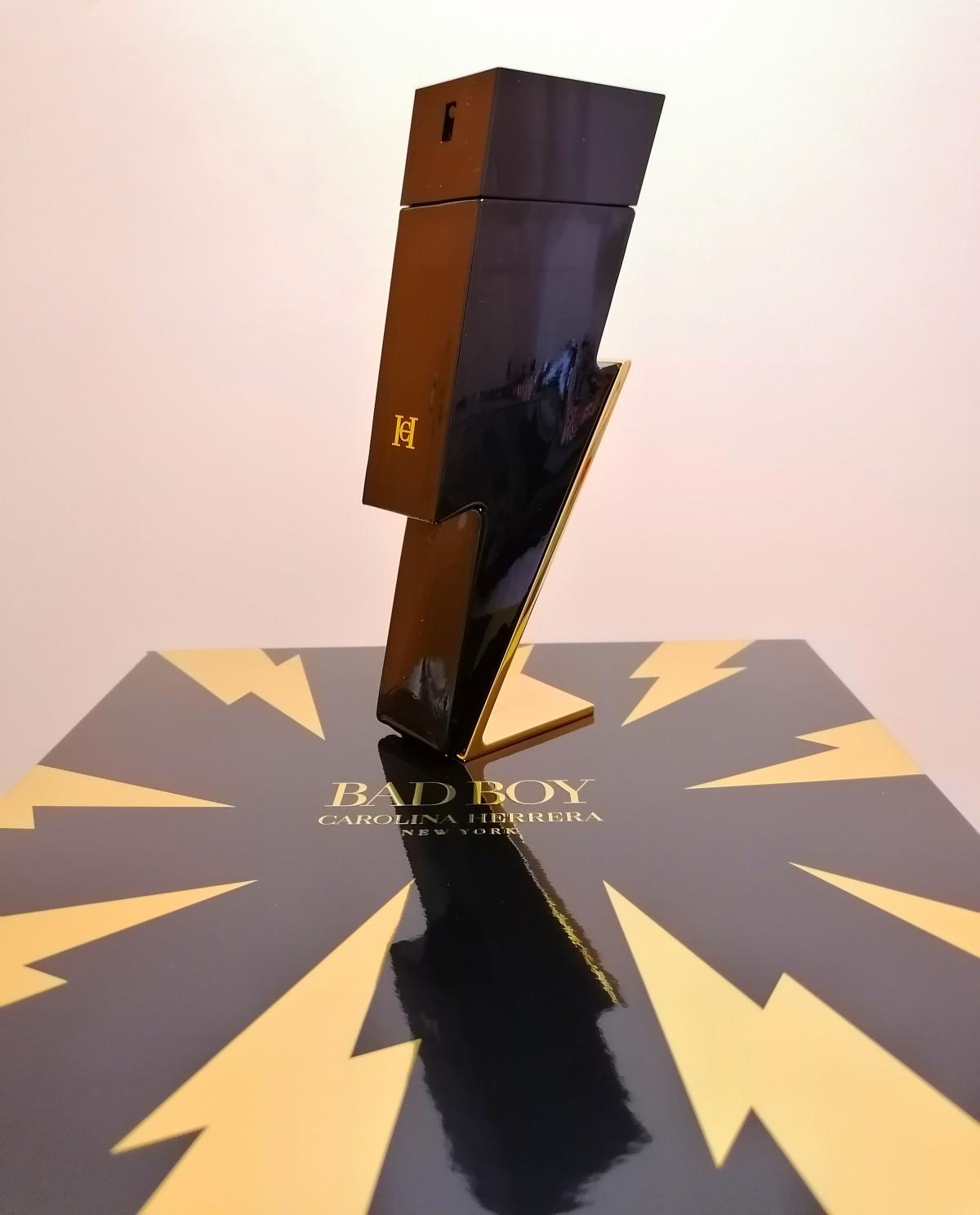تصویر عطر بد بوی کارولینا هررا