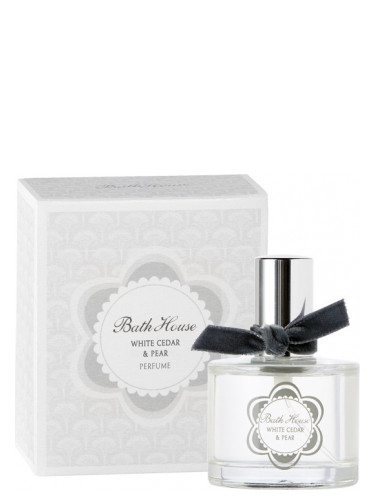 تصویر عطر وایت سدار اند پیر بث هاوس