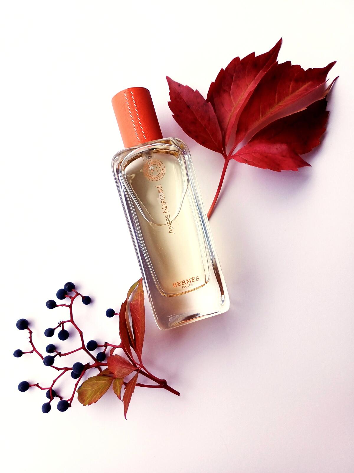 تصویر عطر هرمسنس آمبر نرگیله