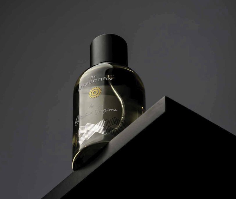 تصویر عطر د پرفکشن اچ‌ام‌ان‌اس